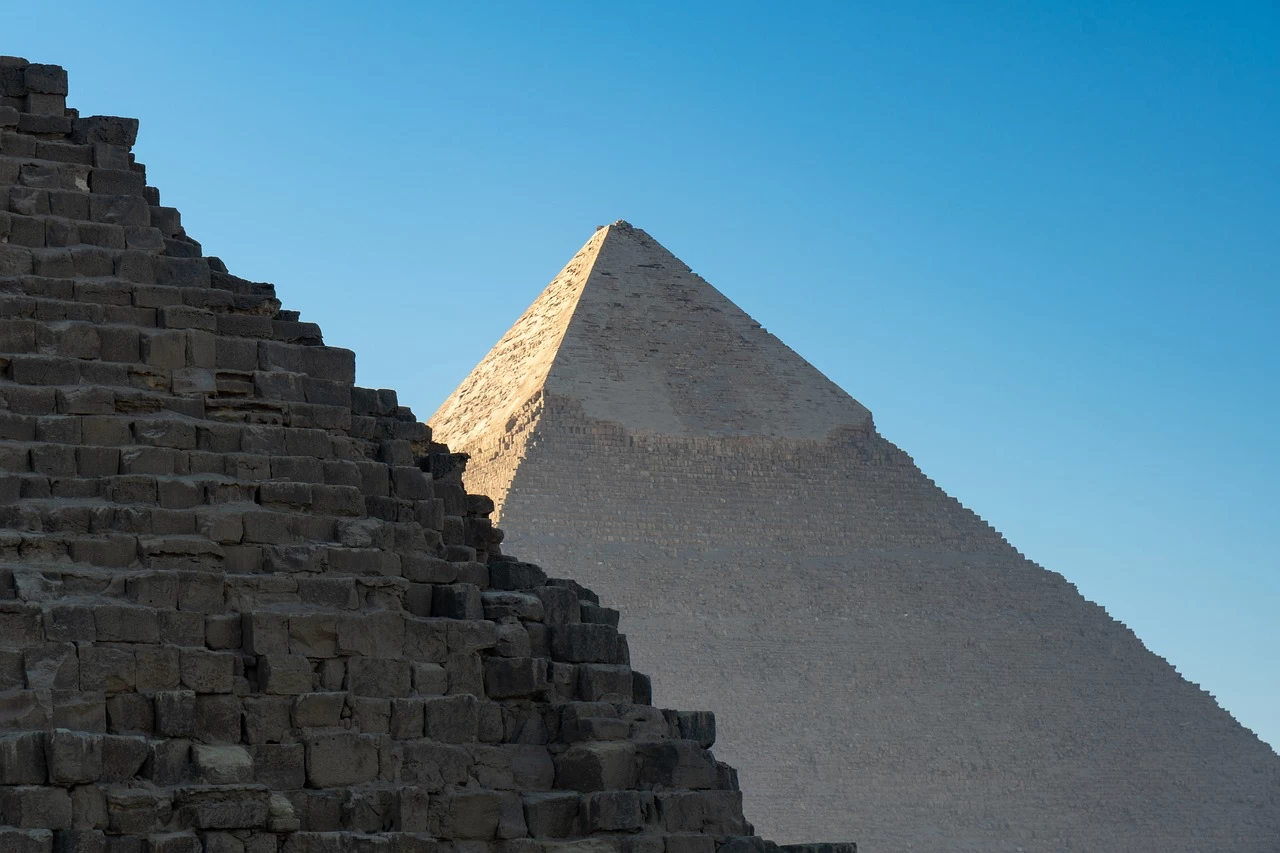 How Long Is the Bus Ride from Sharm El Sheikh to Cairo?