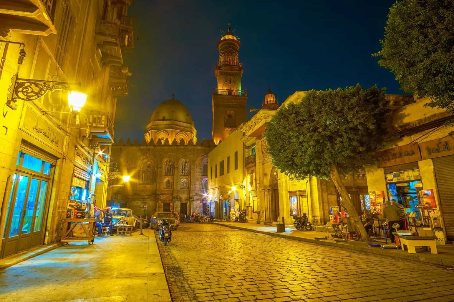 Budget Day Tour to Giza Pyramids, El Rifai, and Sultan Hassan Mosque - islamic cairo