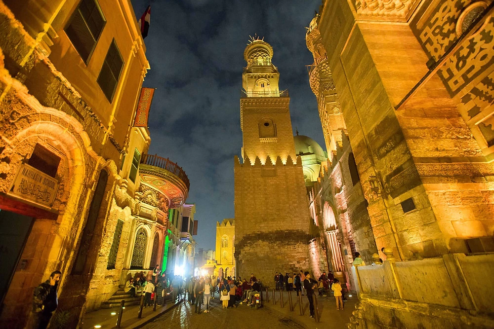 El Muizz Street night