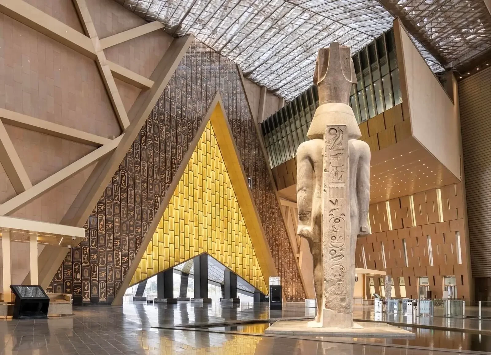 Budget Tour to Giza Pyramids and the Grand Egyptian Museum