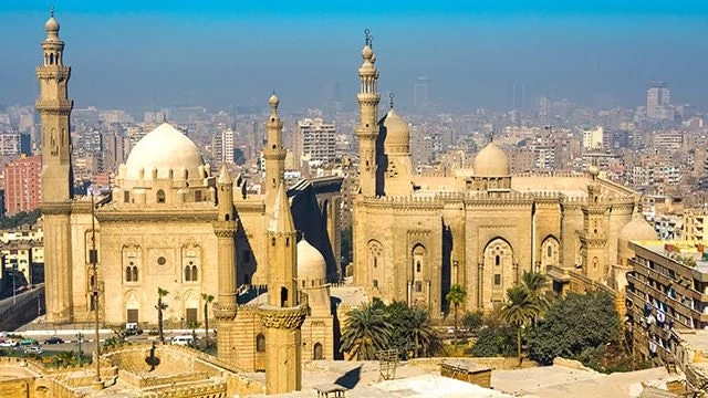 Day Tour to Giza Pyramids, El Rifai, and Sultan Hassan Mosque