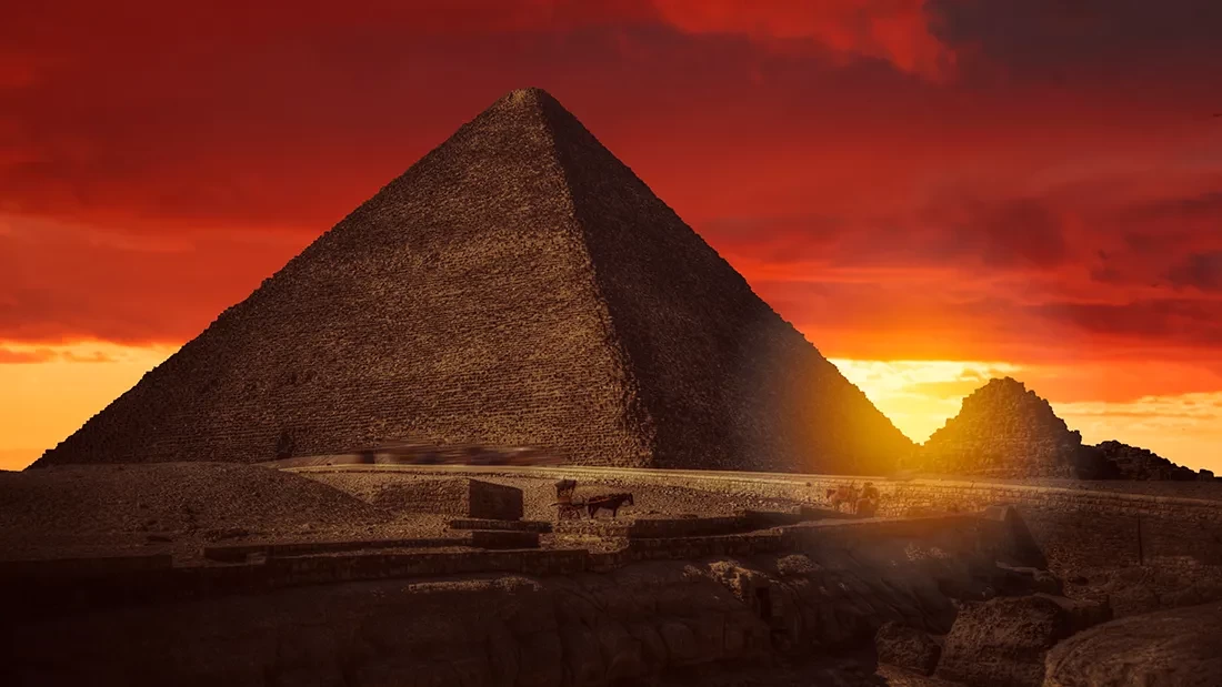 Day Tour to Giza Pyramids, El Rifai, and Sultan Hassan Mosque