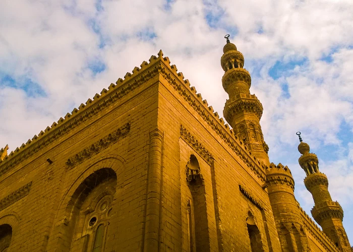 Day Tour to Giza Pyramids, El Rifai, and Sultan Hassan Mosque