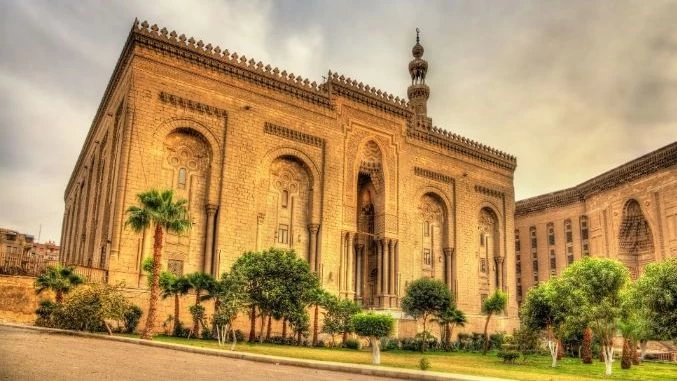 Day Tour to Giza pyramids, Saqqara, and Old Cairo