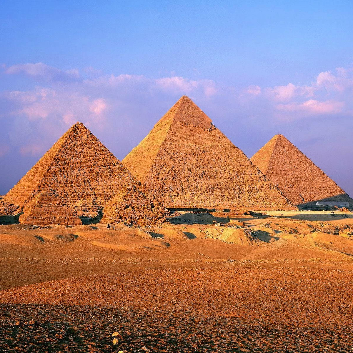 giza pyramids78678