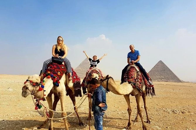 Giza pyramids and Dahshur tour with Lunch in an Egyptian village