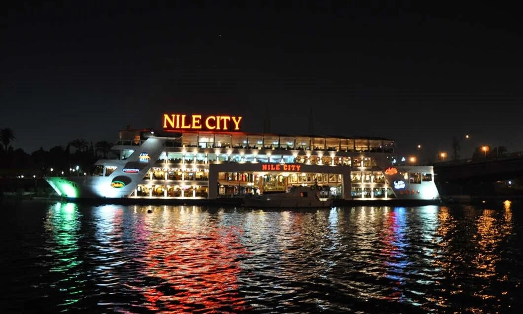 Best Nile cruise dinner in Cairo day tour from Sharm el Sheikh