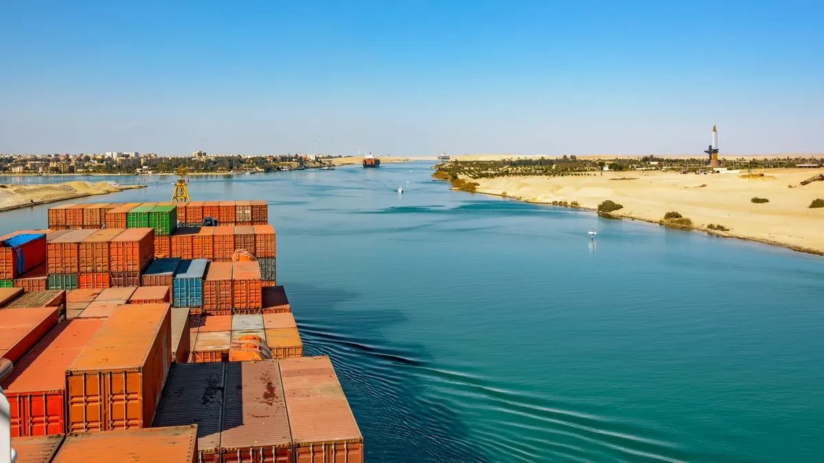 Day Tour to Suez Canal from Cairo