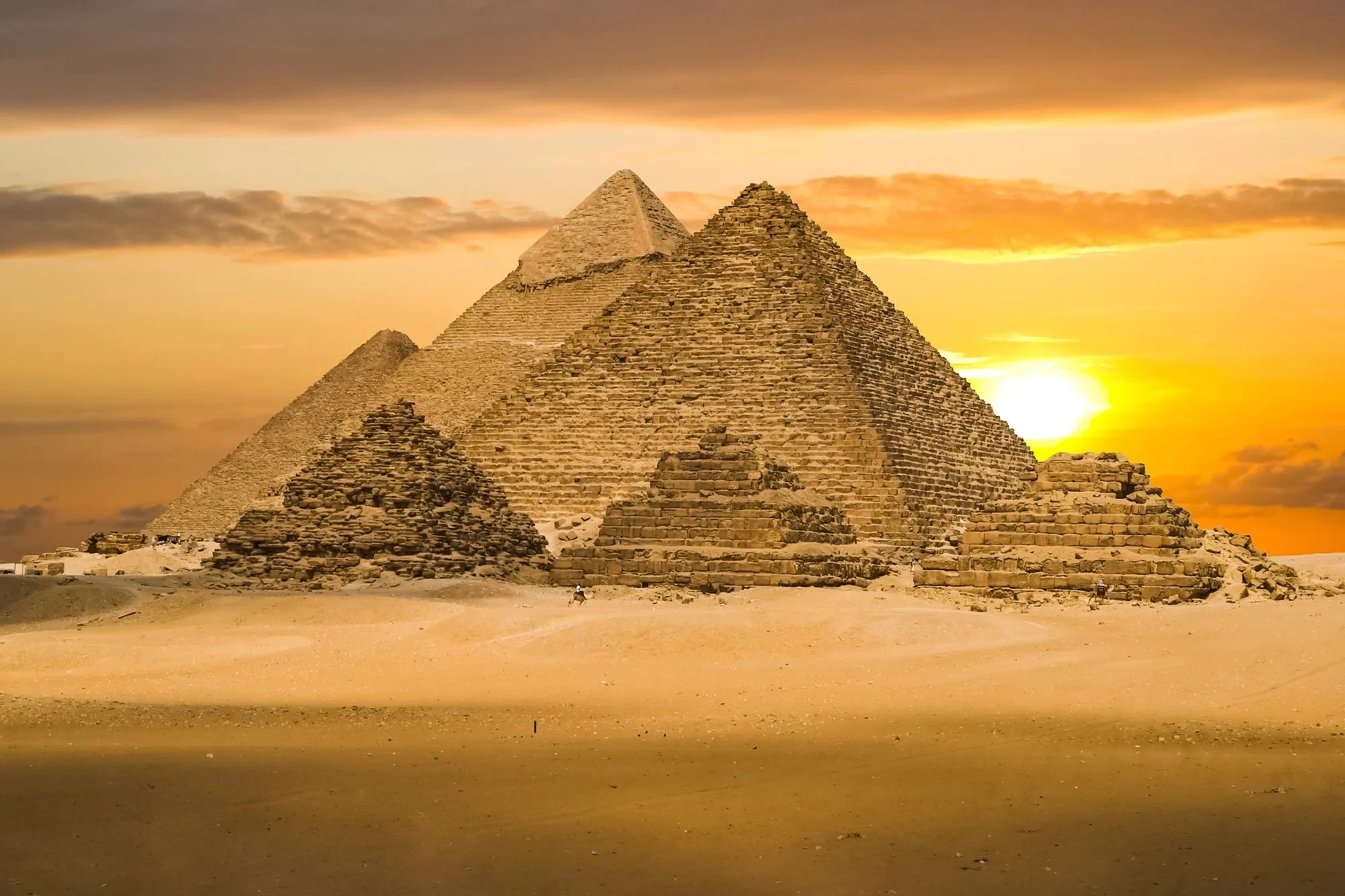 Grand Egyptian Museum and Giza Pyramids Tours