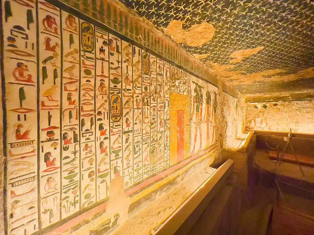 Nefertari tomb paintings