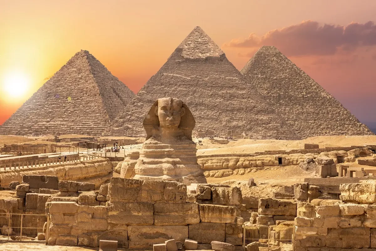 Giza pyramids and Saqqara Tour from Dahab