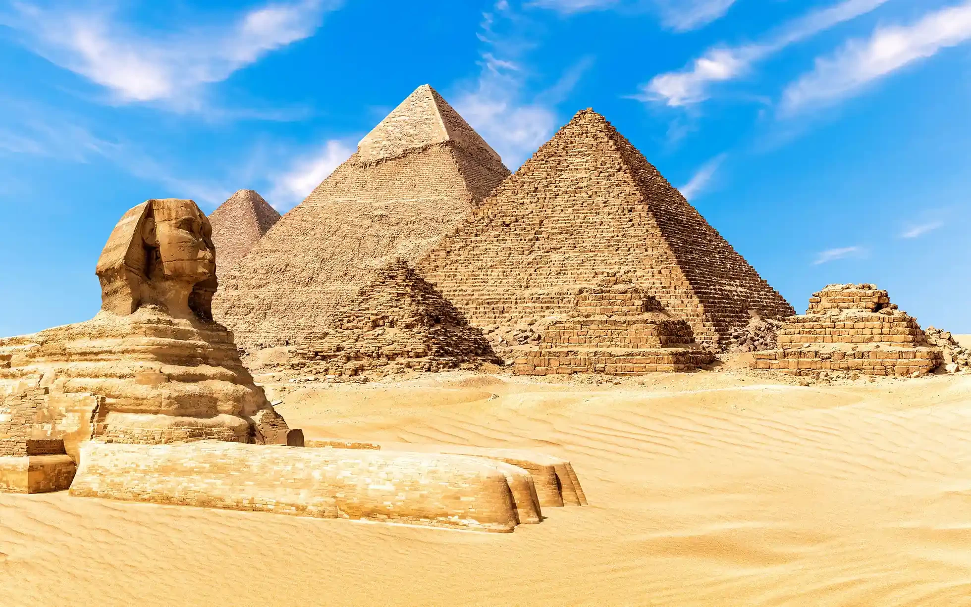 Giza Pyramids Tour Including Entrance to Khufu from Sharm El Sheikh