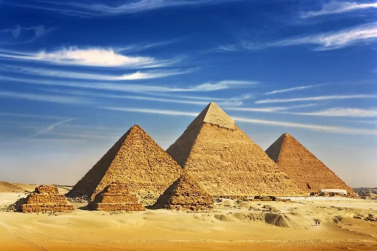Day Trip Giza Pyramids With Lunch and a Felucca ride
