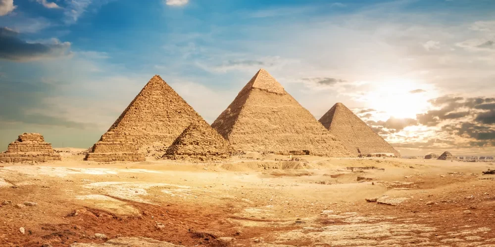 Saqqara vs. Giza Pyramids: Which Should You Visit?