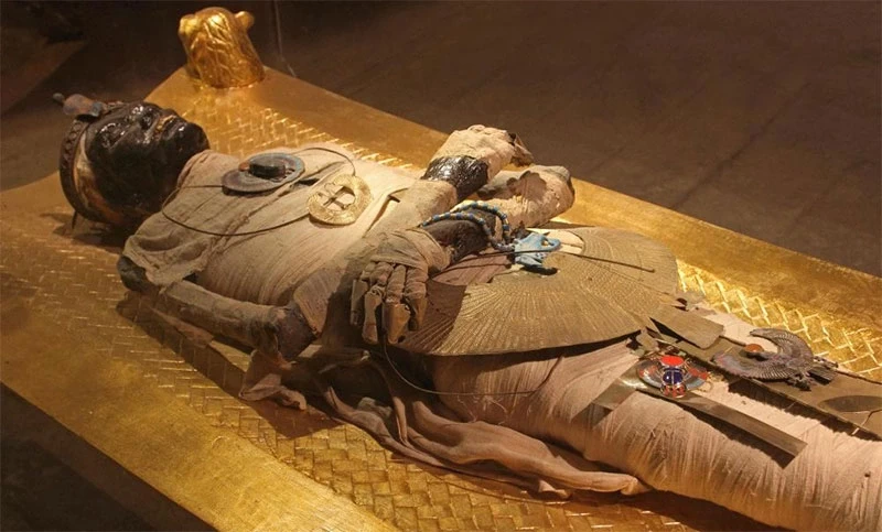 Mummified remains of King Tutankhamun