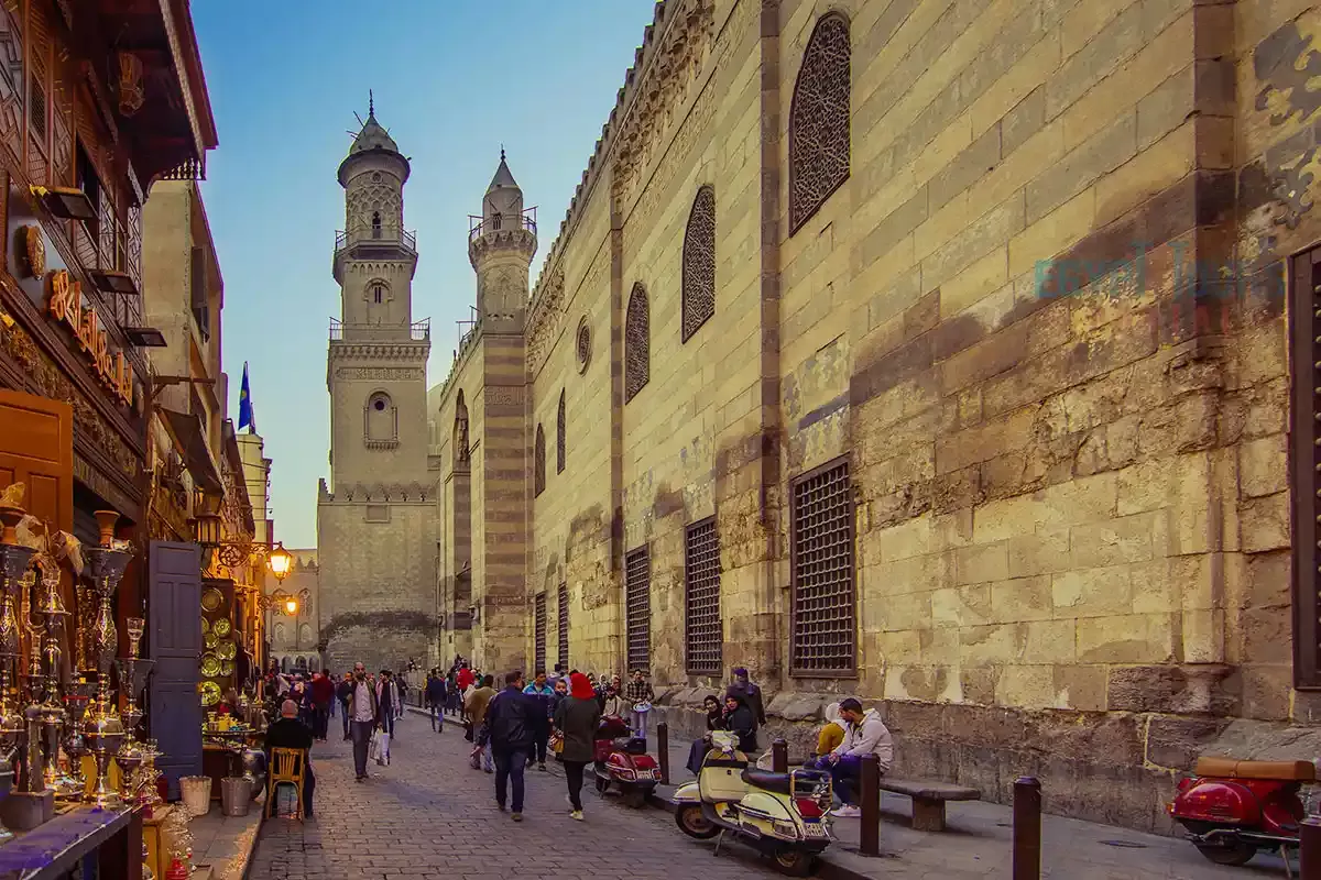 Al Muizz Street Islamic Cairo